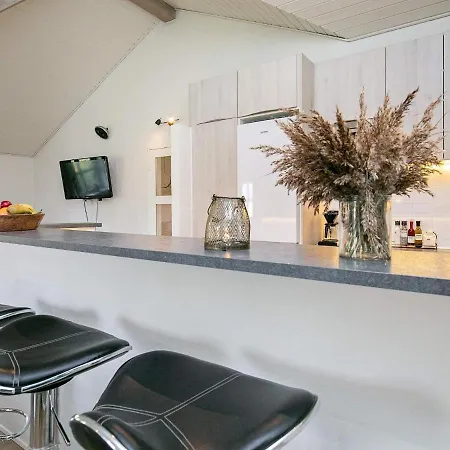 10 Person Holiday In Bl Vand Hébergement de vacances Blåvand